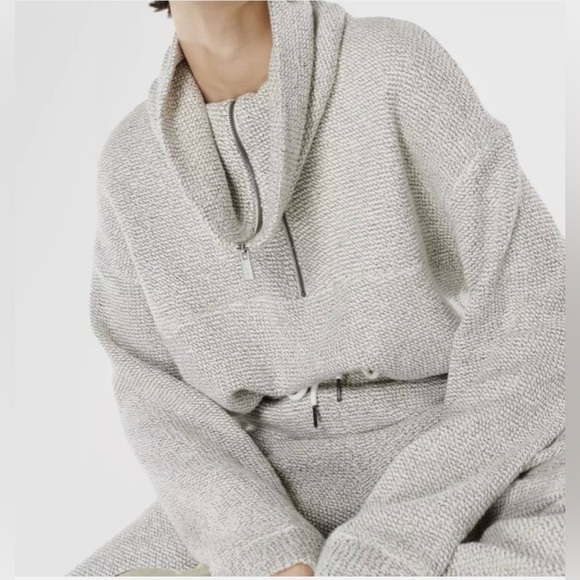 Sweaty Betty Restful Boucle Half Zip Sweatshirt - Picture 2 of 8